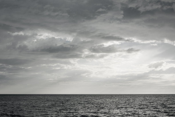 天空黑白图片下载