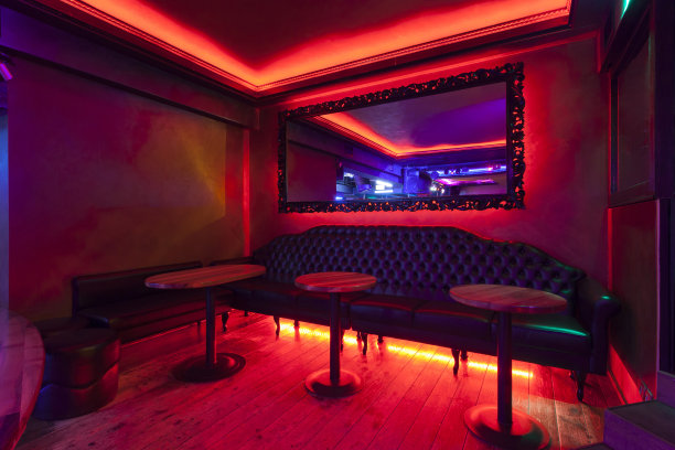 夜总会的霓虹灯内部图片下载