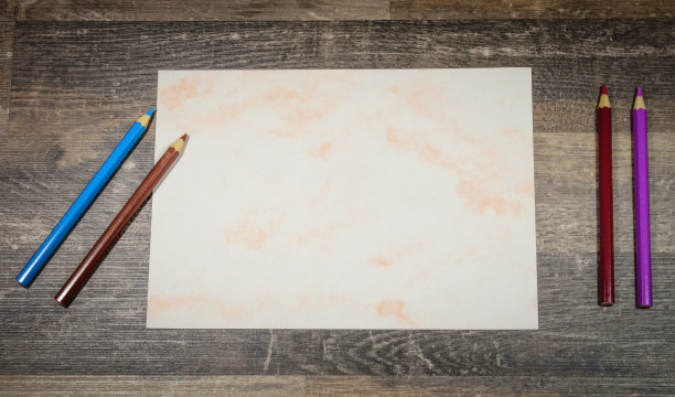 平铺，铅笔和纸图片下载