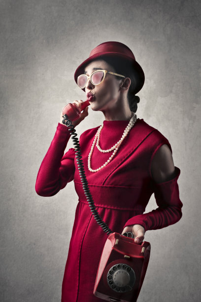 女人穿红衣服图片下载