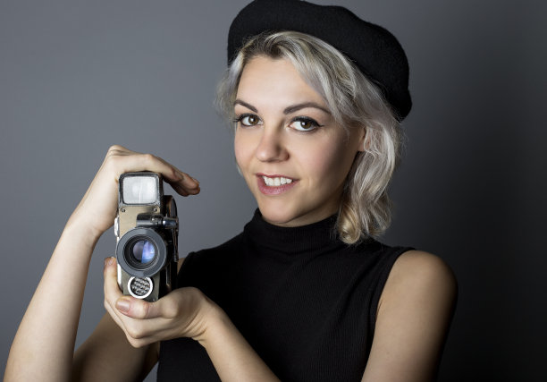 女导演、电影制作人或电影摄影师图片下载