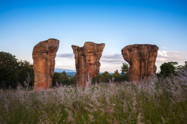 泰国Mor Hin Khao的日出图片下载