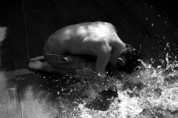 男孩弗洛尔水图片下载