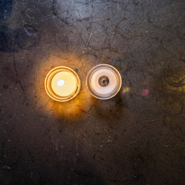 两支蜡烛图片下载