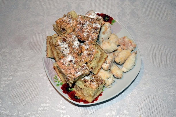 奶油花生蛋糕，羊角包图片下载