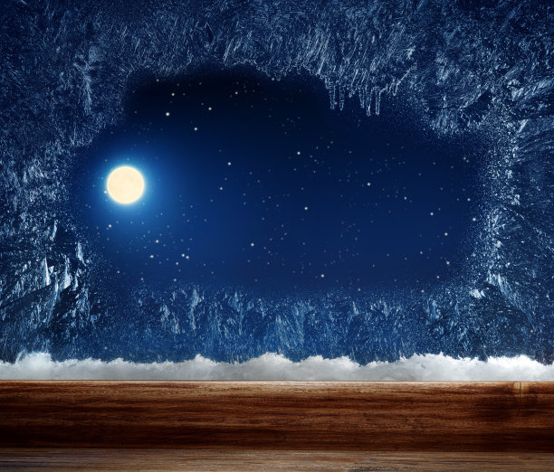 冬天的窗户，里面结了霜。图片下载