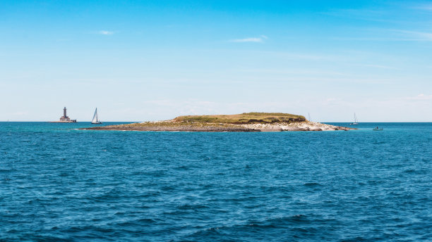 克罗地亚伊斯特里亚的Fenoliga岛图片下载