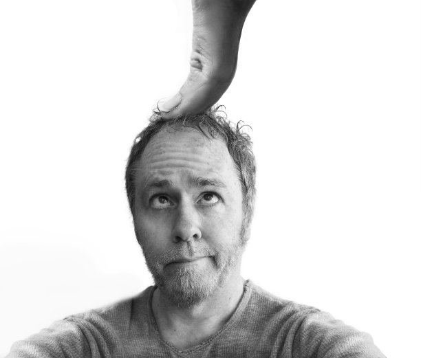 受压迫的白人被孤立。图片下载