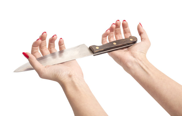 女性的手给了一把刀图片下载