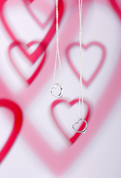 链条上的银心图片下载