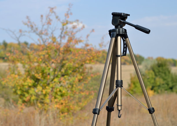 秋天三脚架图片下载