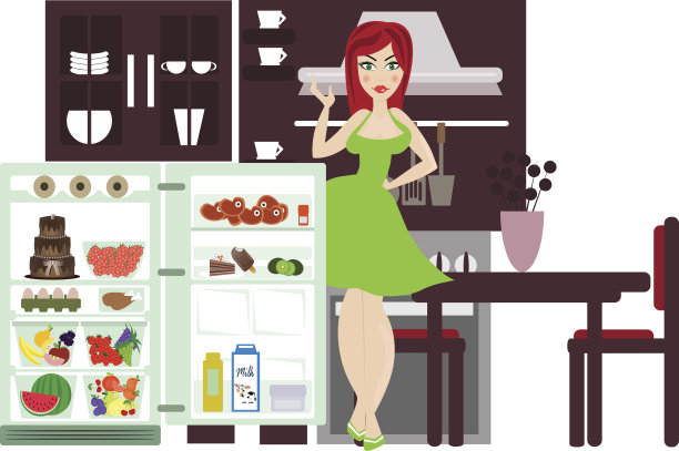 厨房里冰箱旁边的女人图片下载