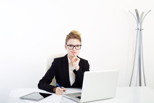 年轻的女商人图片下载