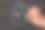 老师用白粉笔在黑板上写字。素材图片
