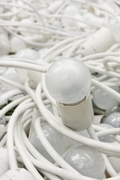 白色电动街道花环-节日装饰图片下载