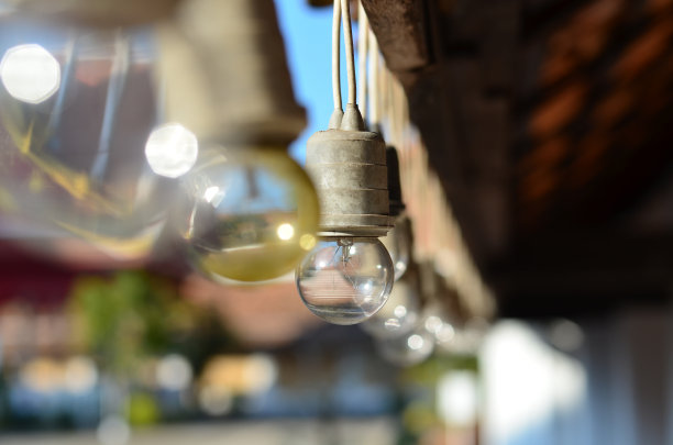 光哭。图片下载