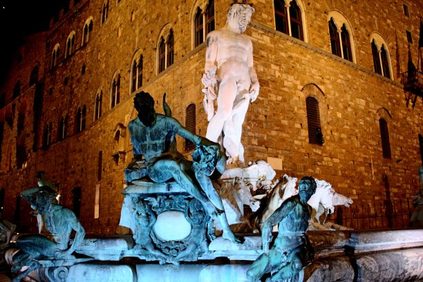 佛罗伦萨-尼普顿喷泉在德拉夫人广场图片下载