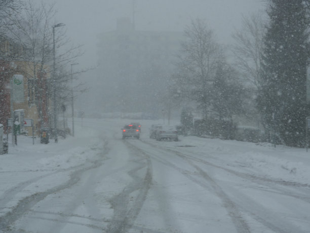 冬天下雪交通图片下载