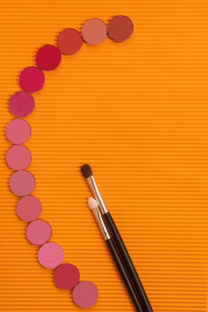 彩色眼影的静物画图片下载