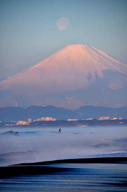 mt.fuji和月亮图片下载