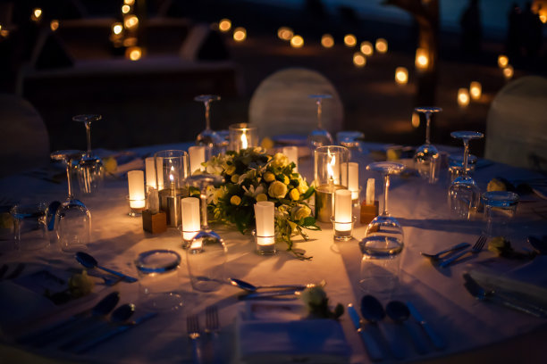 户外婚宴餐桌设置图片下载