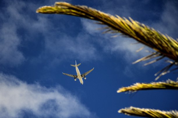 到达阳光明媚的目的地图片下载