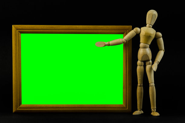 木制人偶展示相框图片下载