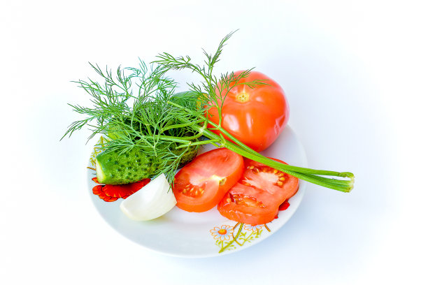 新鲜西红柿，黄瓜，大蒜和香草。图片下载