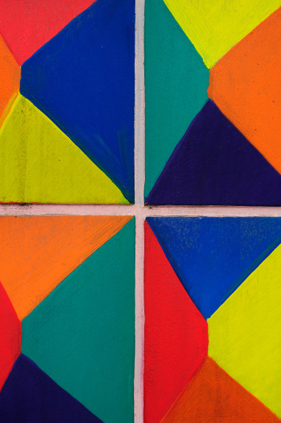 彩色三角形彩绘图案图片下载