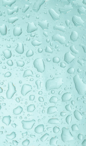 蓝色背景上真正的水滴图片下载