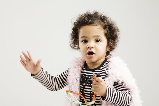 古巴意大利婴儿玩太阳镜图片下载