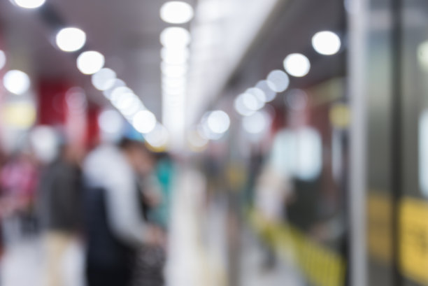 地铁内的乘客图片下载