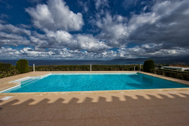 观景泳池图片下载