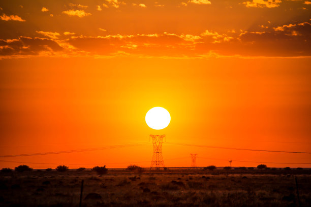日出和塔图片下载