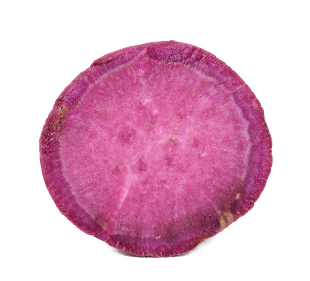 一半的甘薯孤立在白色背景上图片下载