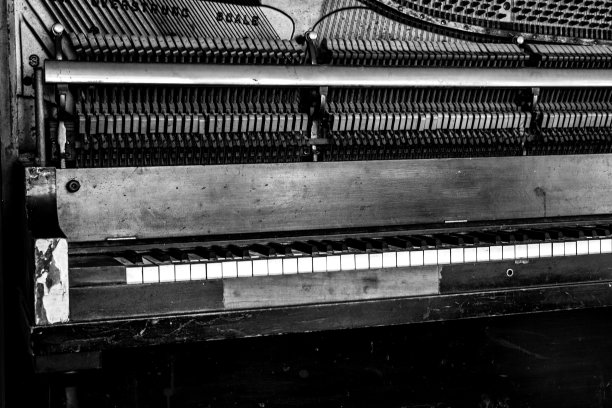 乡村的钢琴图片下载