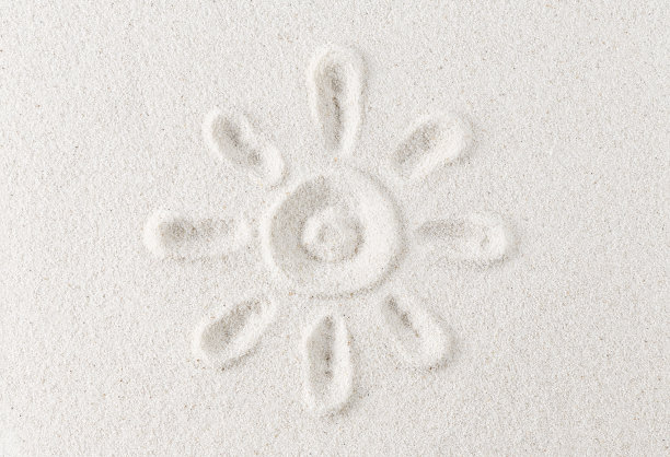 阳光在沙滩上招展图片下载