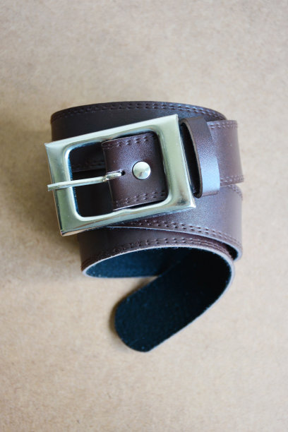 棕色皮带。图片下载