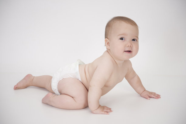 快乐宝宝爬行图片下载