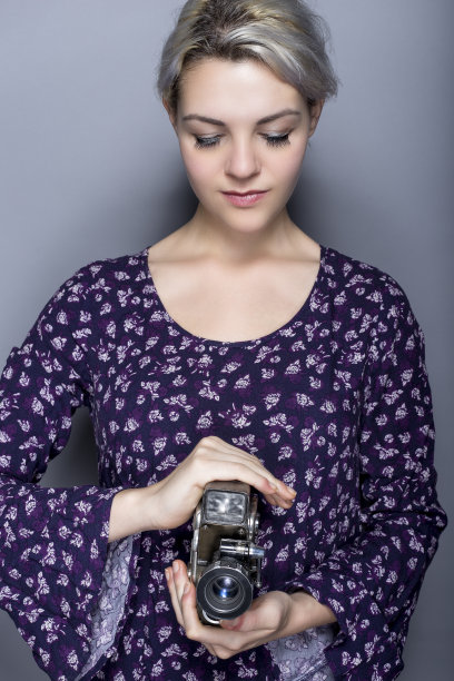 用经典相机拍摄的学生图片下载