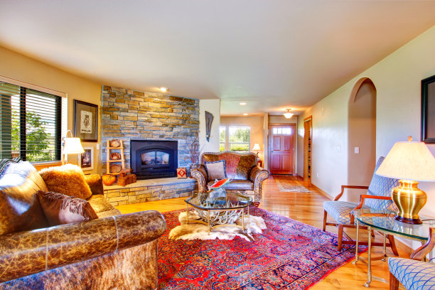 豪华的乡村住宅内部与丰富的家具图片下载