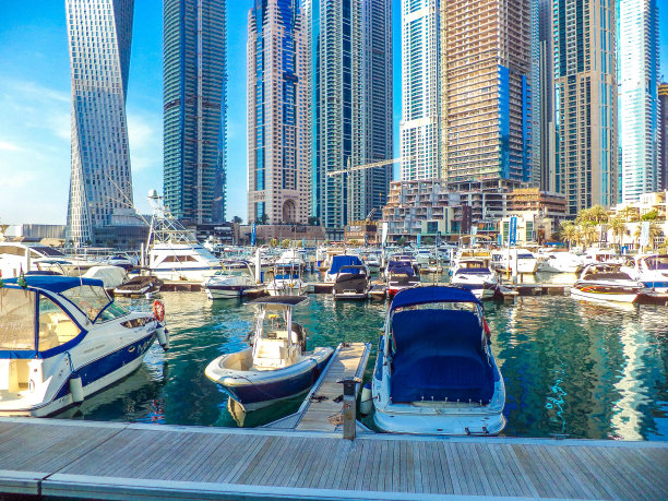 富人的玩具图片下载