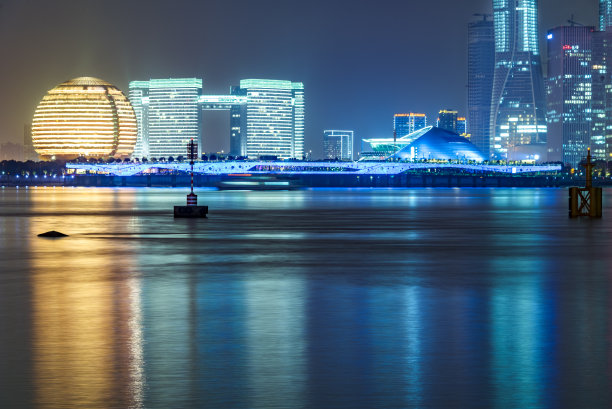 城市的天空图片下载