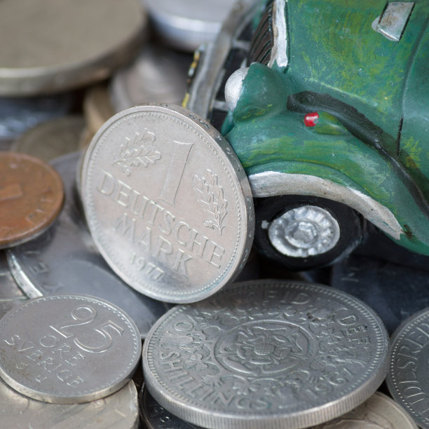 旧硬币上的汽车图片下载