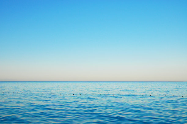 深蓝的海洋图片下载