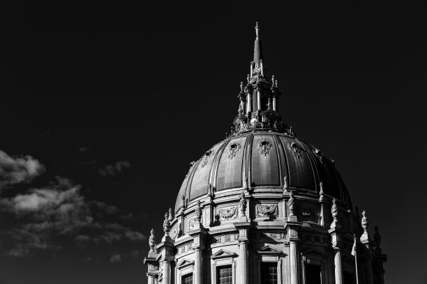 旧金山市政厅的黑白照片图片下载