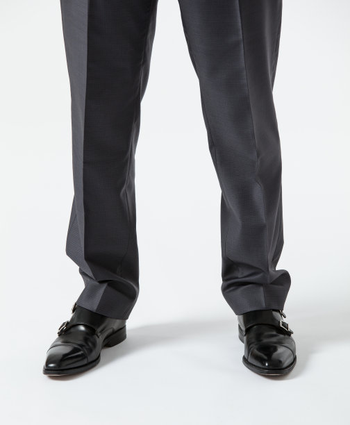 商人站在地板上图片下载