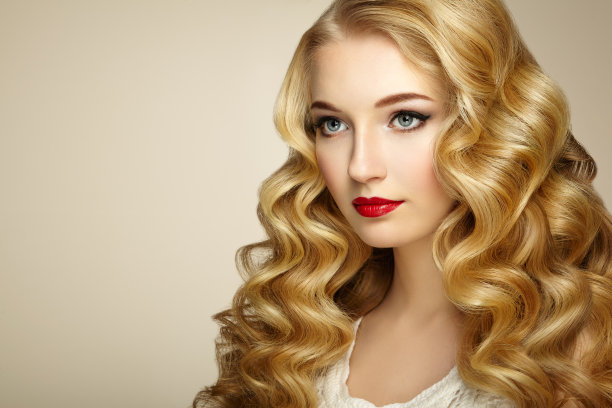 时尚肖像年轻美丽的女人优雅的发型图片下载