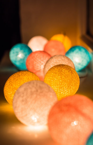 带花环的静物画图片下载