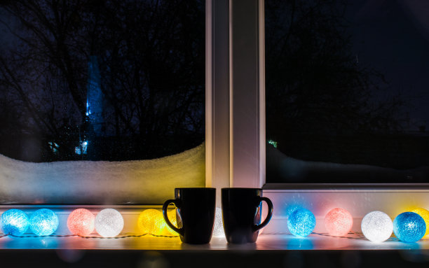 带花环的静物画图片下载